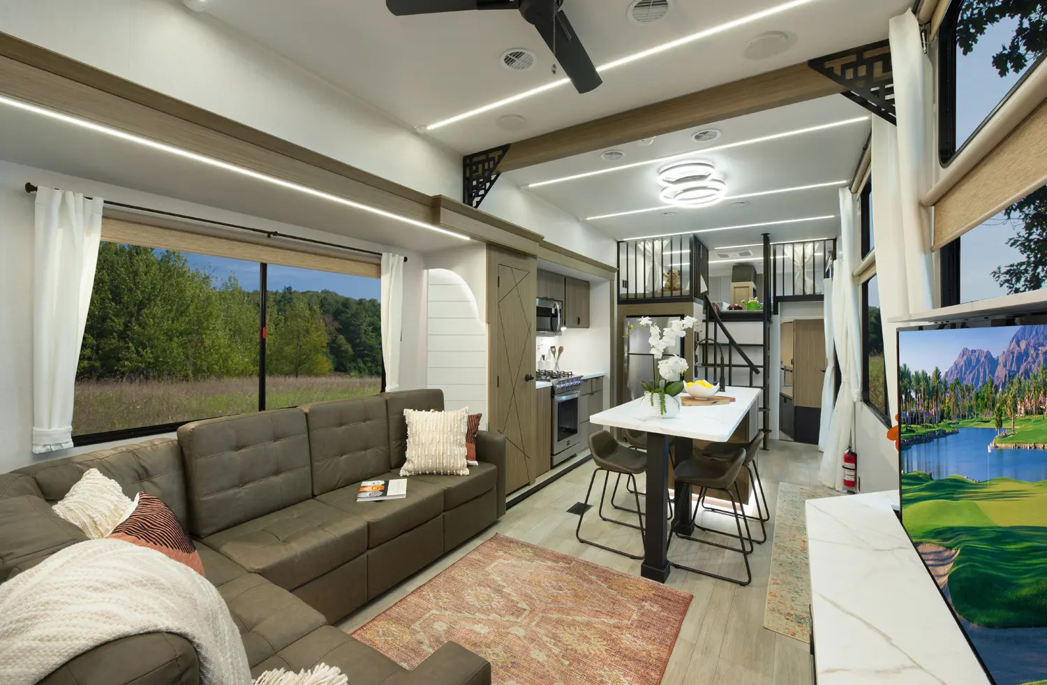 Salem Grand Villa Destination Trailer