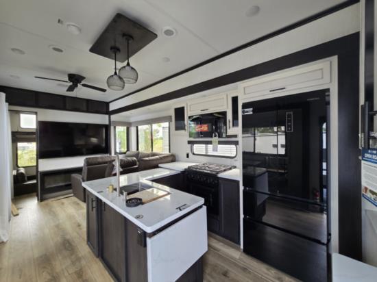 Sabre Luxury Fifth Wheel