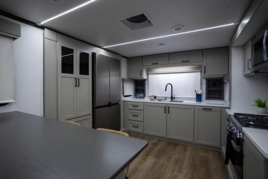 Columbus Luxury Fifth Wheel